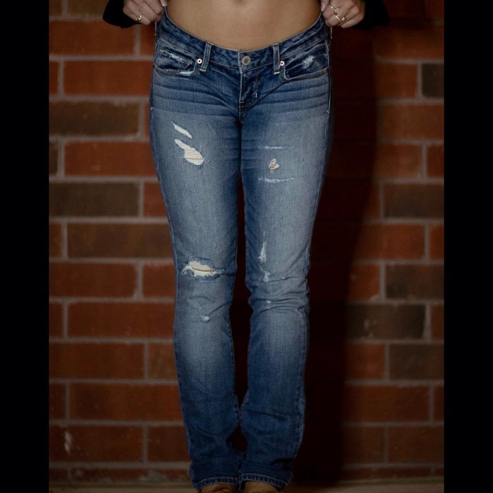 AMERICAN EAGLE Distressed Skinny Jeans